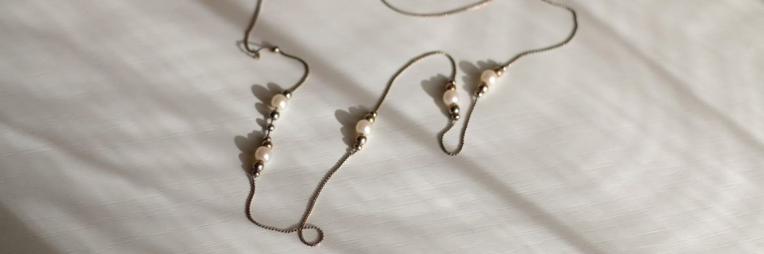 collares y colgantes