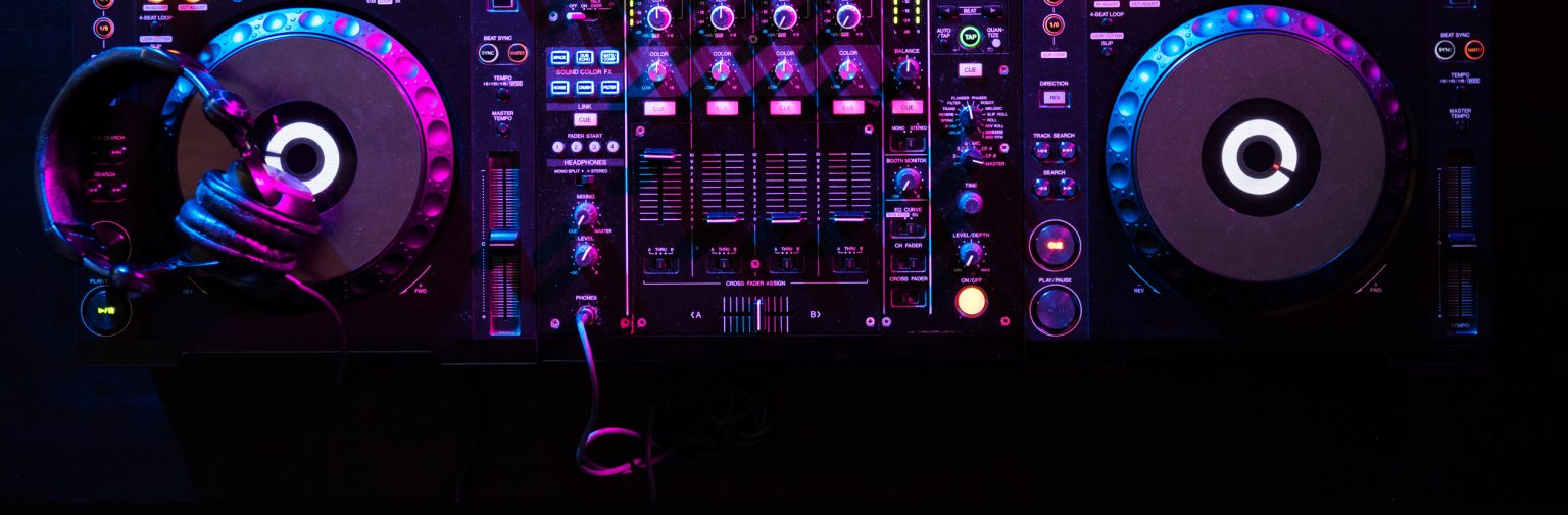 mesa-de-mezclas-para-dj