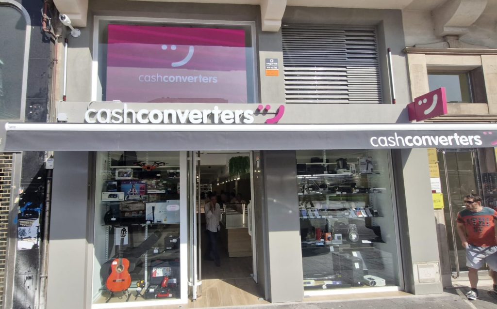 fachad de la tienda de Santander